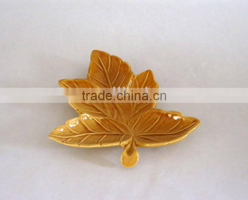 maple leaf hotel decorative ceramic plate
