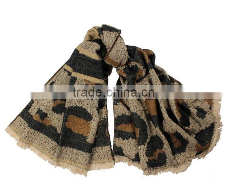 Hot new products factory direct sale leopard scarf wholesaler