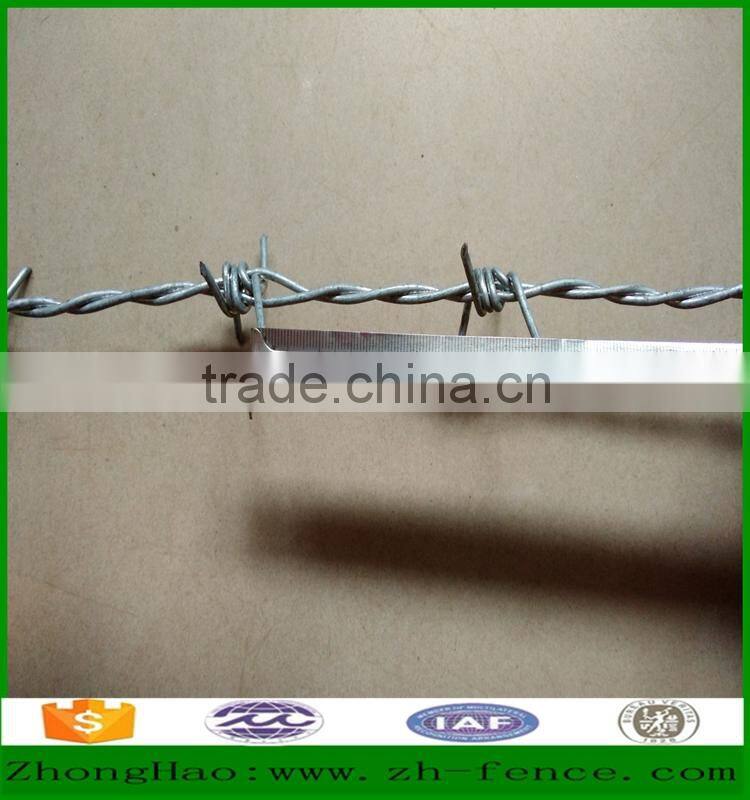 Hot dipped galvanized or PVC coated Barbed Wire Fencing farmland fence