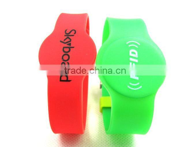Waterproof Smart 13.56 MHz silicone rfid bracelet for attendance access control or swimming pool