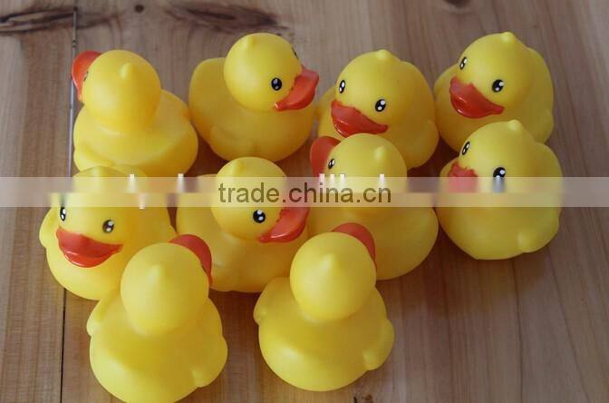 Hot wholesale promotional plastic duck ,christmas floating baby bath duck , yellow custom rubber duck