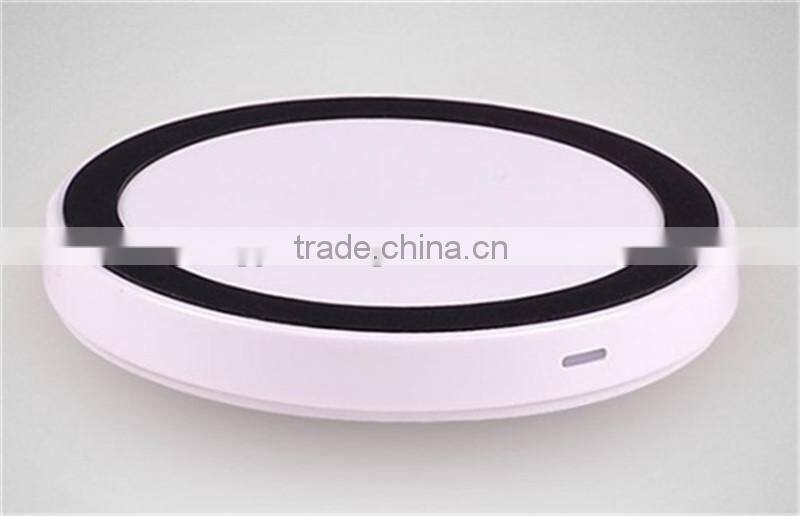 2015 Hot selling New universal Qi Wireless Charging Pad