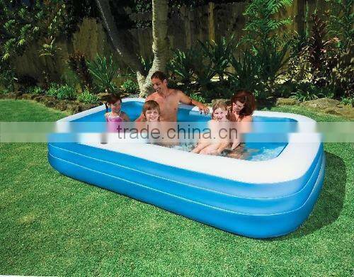 Giant inflatable family swimming pool