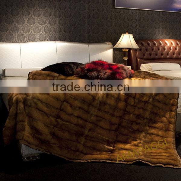 220cm*185cm Long Brwon Natural Mink Fur For Winter