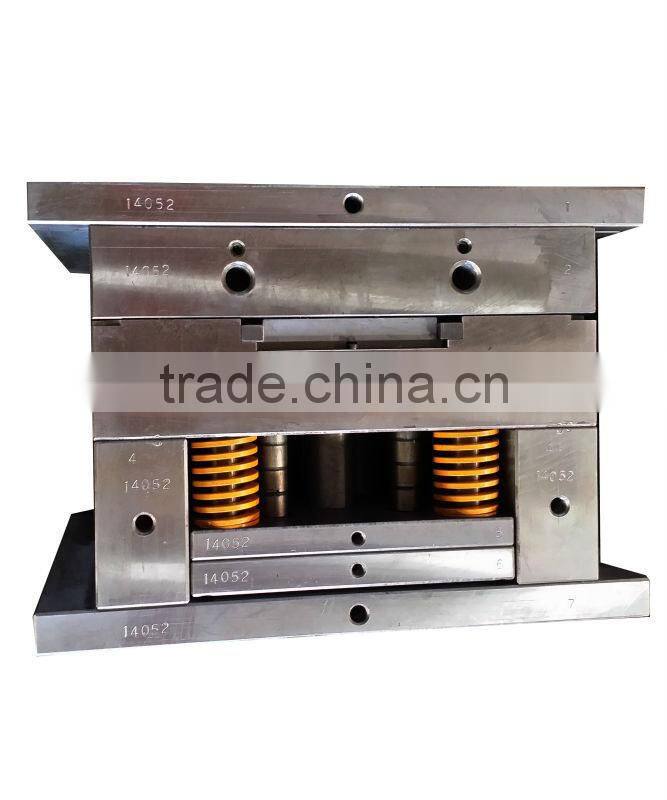 Plastic injection mould