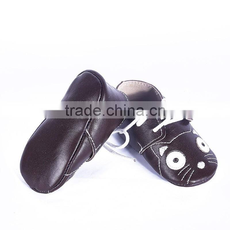 Cute cat design leather baby moccasin