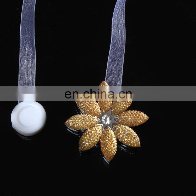 heart-shaped plastic magnet curtain buckle