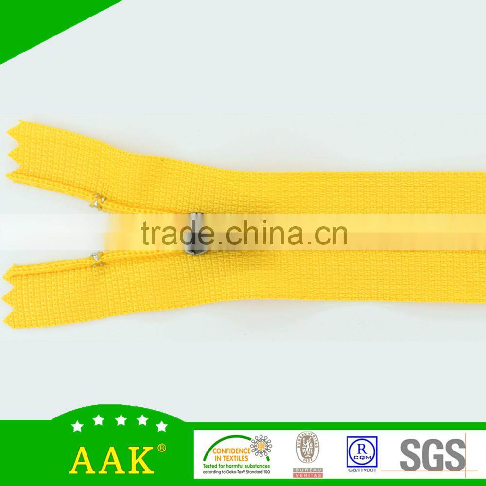 Fashion bags apparel textiles accessories 3.5# close end nylon zips