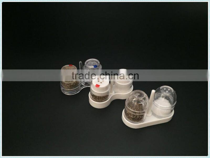 Disposable salt and pepper shaker/salt and pepper shaker