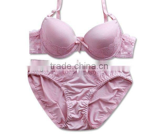 Beautiful and comfortable lady under wear set