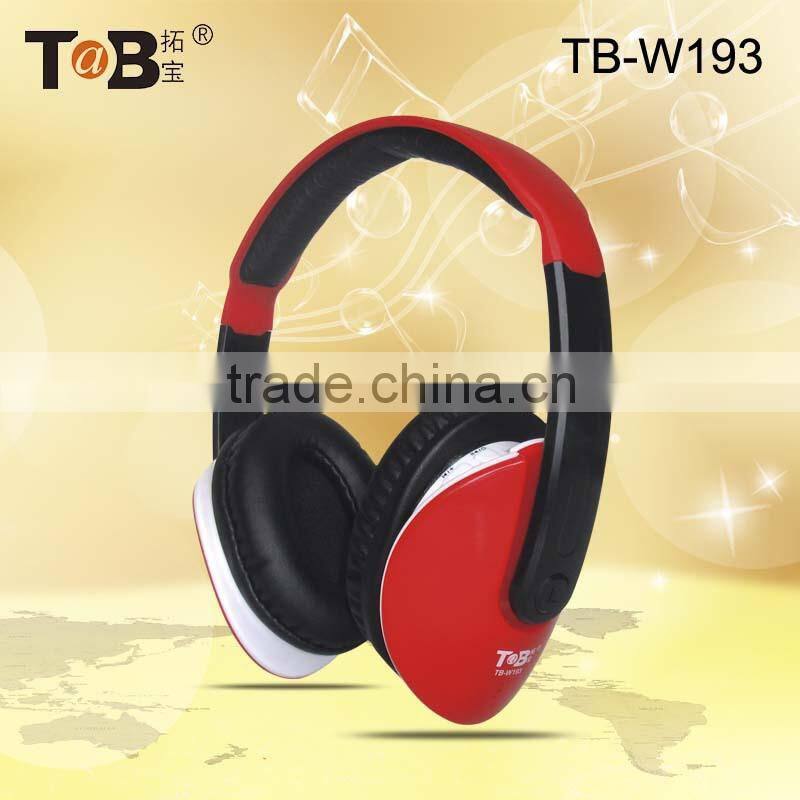2015 New design earphones with built-fm-radio