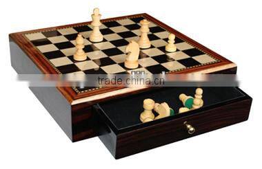 Attractive Deluxe High Gloss Ebony And Maple Veneer Chess Checkers Table