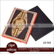 Yujia Accept Custom humidor Order and Wood Material luxury Lacquering cigar box Cigar humidifier and Hygrometers