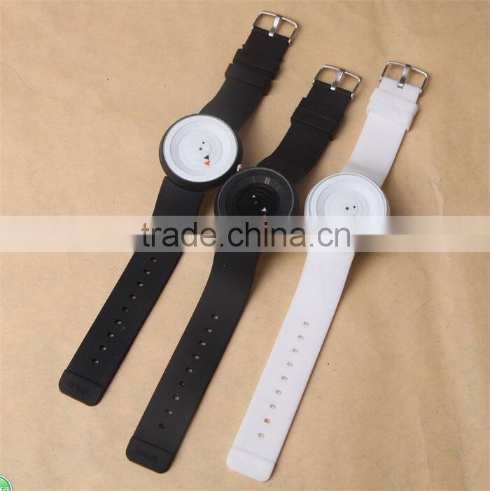 Fashion black white silicone band watch,creative student sport watch,custom colorful Chinese supply silicon watch