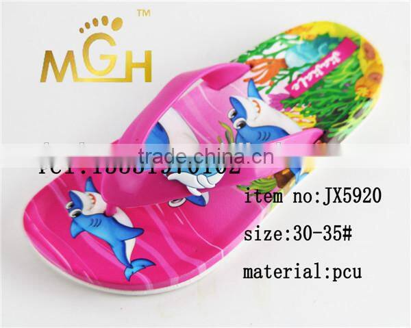 2015 new design fashion pcu kids slippers