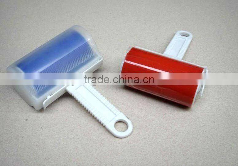 lint roller with handle