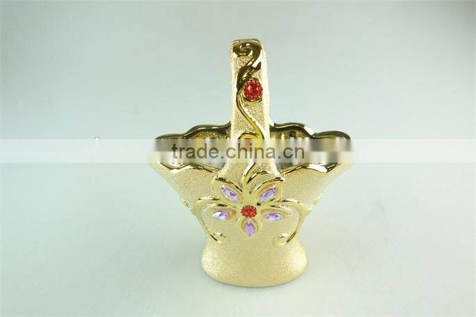 electroplated gold ceramic flower basket with pearl decoration, hanging ceramic flower pot wholesale