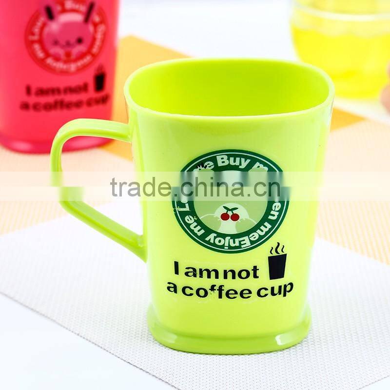 Factory wholesale fashional style plastic food grade material carton imprint tumbler cups
