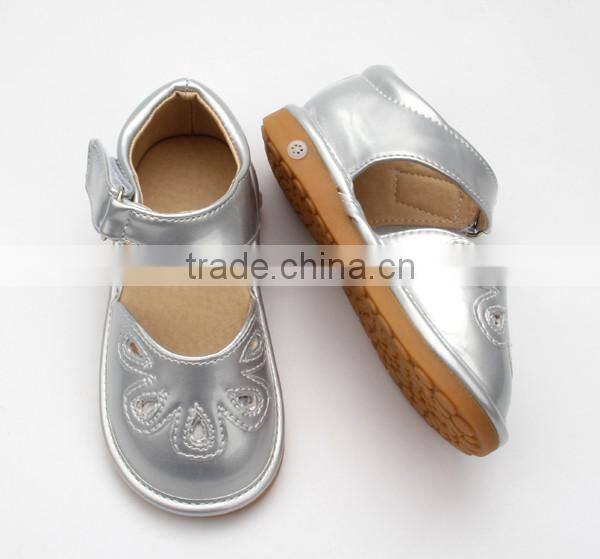 Cute high quality soft sole sandals kids shoes with sound
