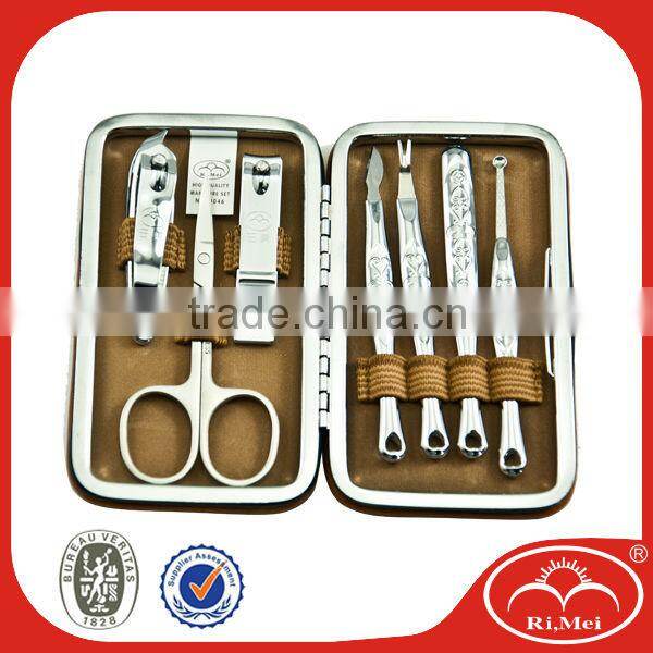 gril coordinates manicure pedicure set