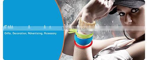 Custom factory made cheap free samples silicone wristband