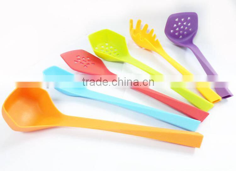 2017 pomotion gift Nylon kitchen utensils set