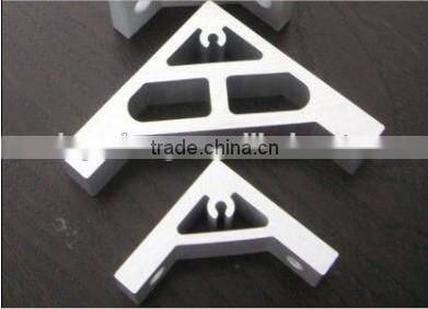 Aluminium profile corner joint