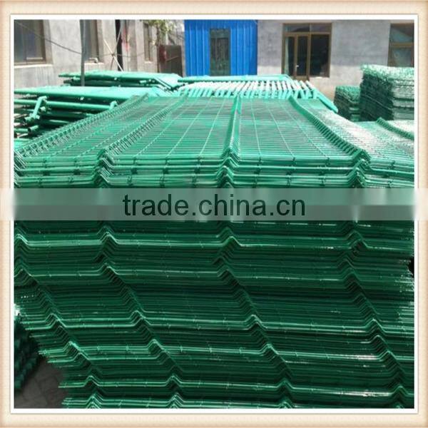 qiangyu hot sale galvanized wire mesh fence / panle fence for sale