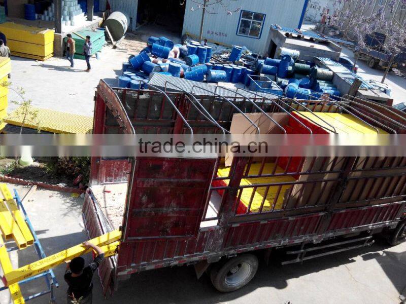 fiberglass driveway marke/sign pile