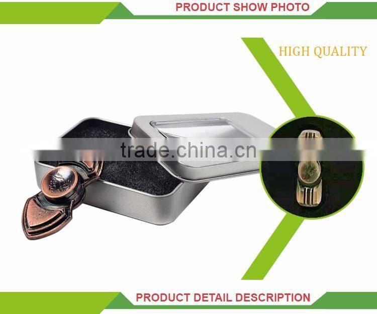 Hot selling two claw fingertip gyroscope toy finger metal wind spinner