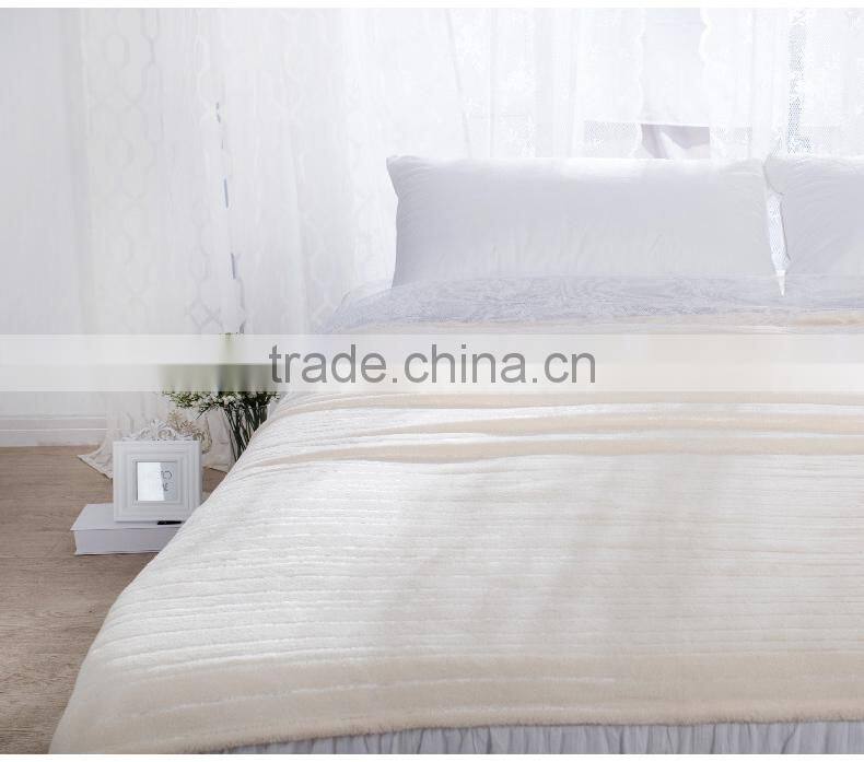 100% Polyester Hot Sale Warm Cozy Micro Soft Fabric Home Textile China Factory Solid Coral Fleece Glossy Household Blankets