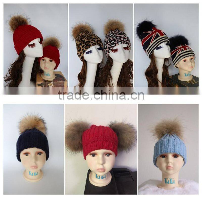 High Quality 100% Acrylic Knit Scarf Pattern Collar Soft Feel With Raccoon Fur Pom Pom Winter Hat