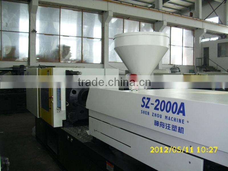 Injection machine for PET production