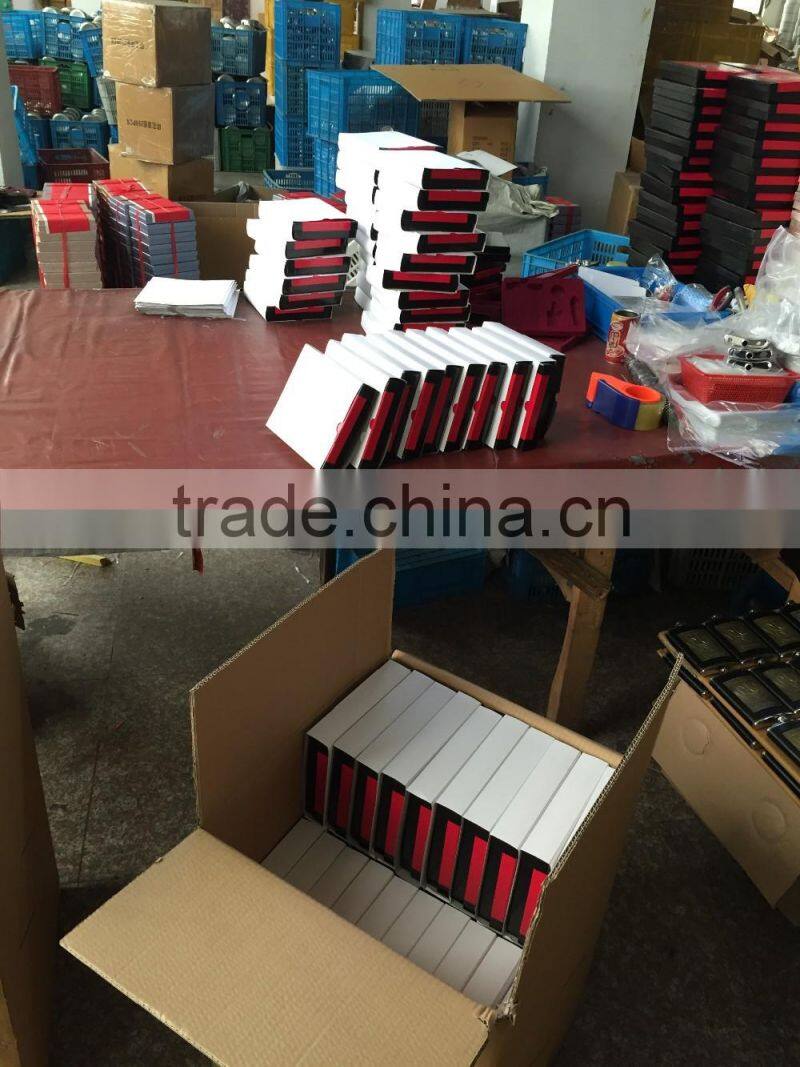 9oz leather wrapping hip flask and antique copper zinc alloy logo and 4 cups are arranged in the package box.