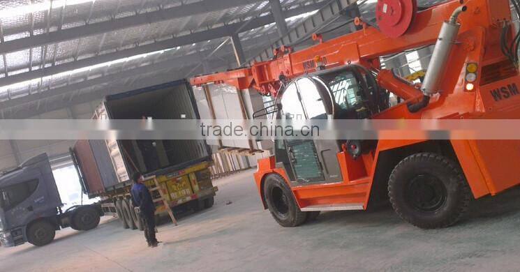Quartz stone with glass and sparkling mirror