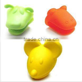 Heat resistant colorful silicone gloves for cooking
