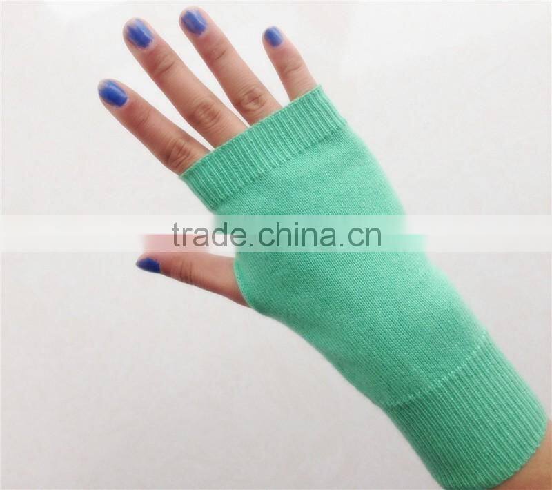 Factory direct wholesale winter women cashmere flat kintting pattern fingerless knit gloves