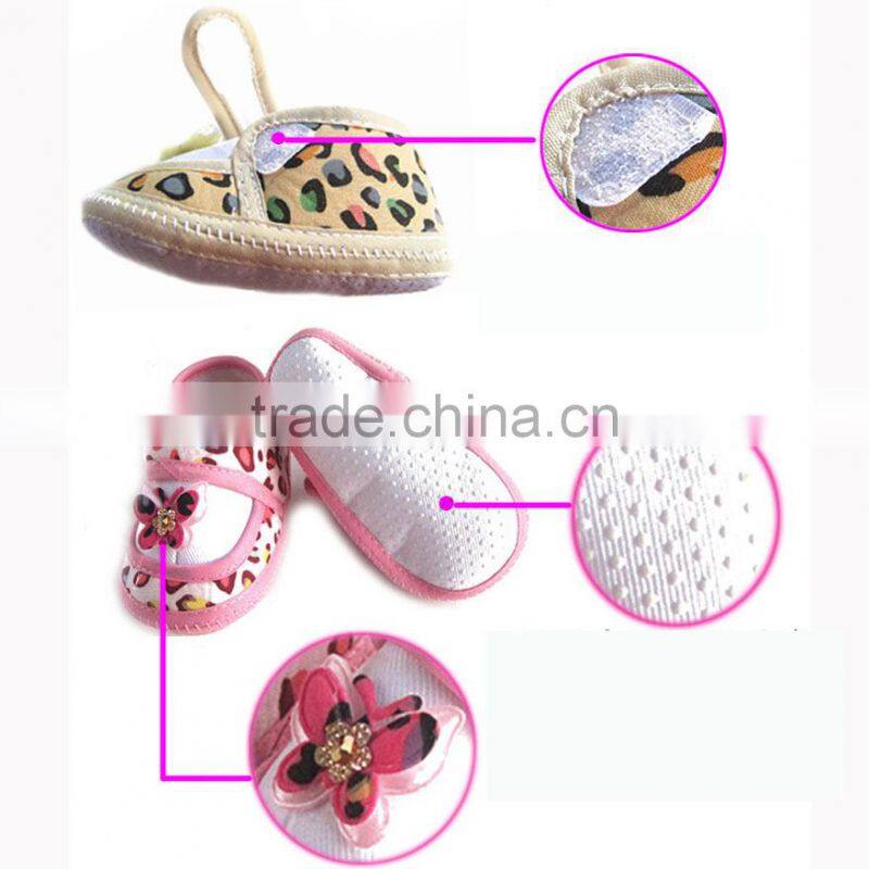 beautiful baby girl pre-walkler shoes