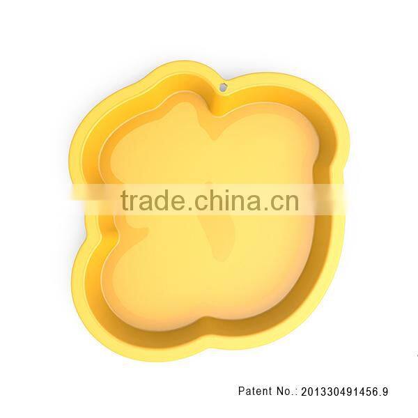 Silicone squirrel-and-pinecone cake pan