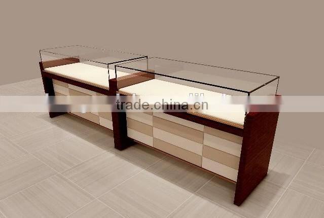 glass display showcase/cabinet