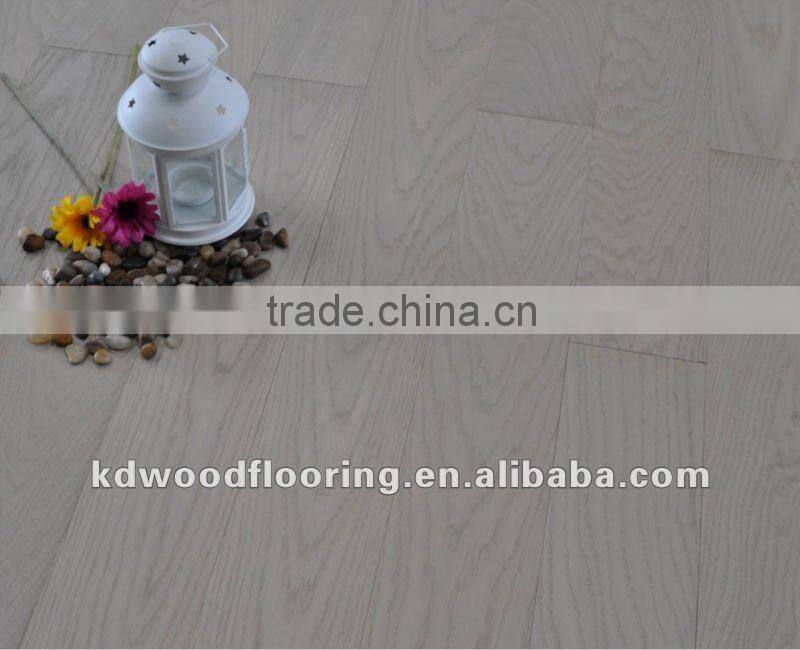 Handscraped UV Coating hardwood oak engineered flooring