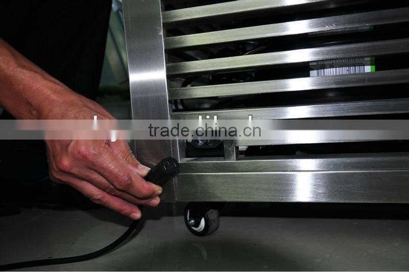 Rotatable cake showcase refrigerator