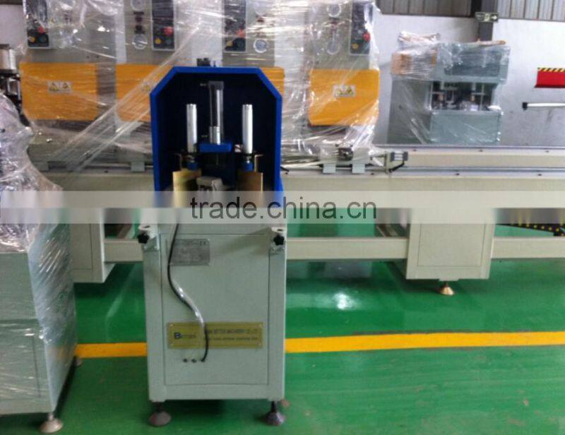 Plastic window and door corner cleaning machine