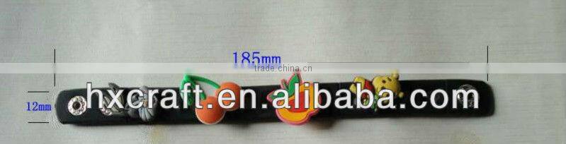Lovely silicon bracelet with pvc charms for promotional gifts