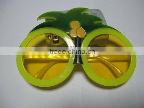 yellow durable plastic party glasses