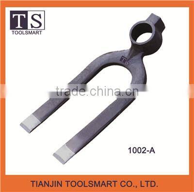 3 prong carbon steel garden fork hoe with wooden handle