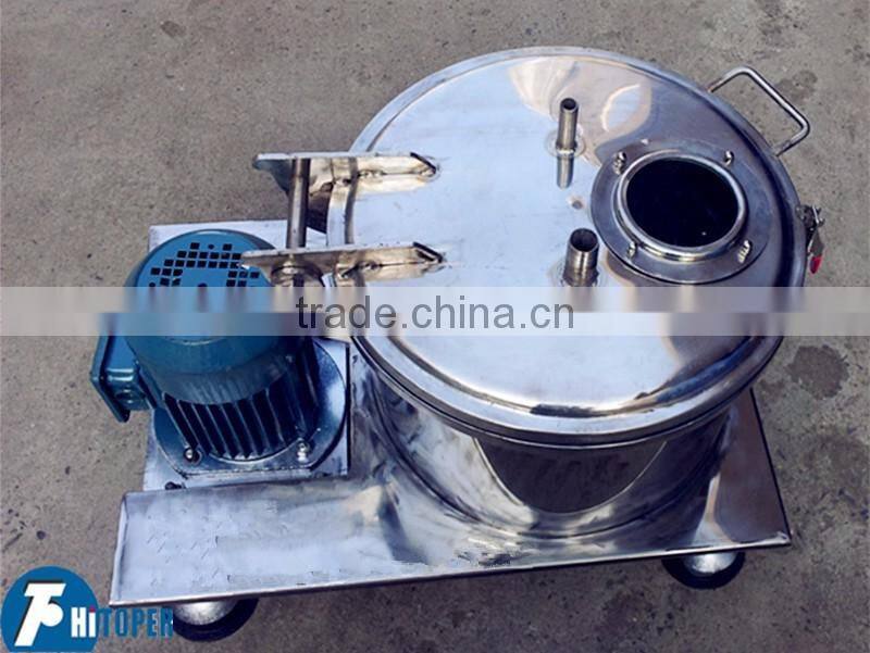 Centrifugal screeners drum centrifuge of stable working flat-plate type