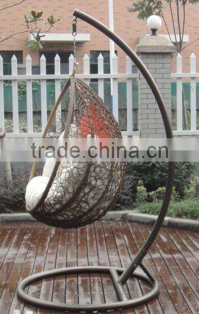 Rattan hanging egg chair