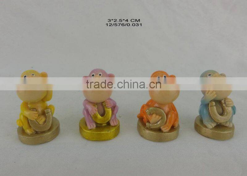 2016 russia promotional gift items polyresin monkey for sale