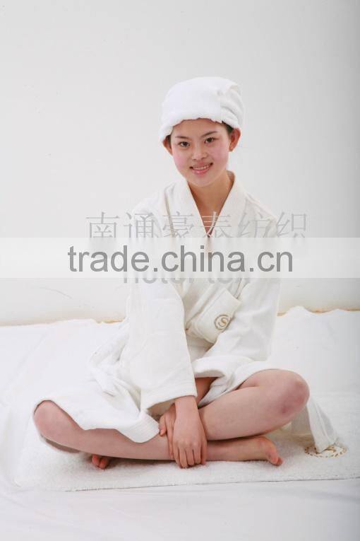 Alibaba sellers selling high-end hotel bathrobe all cotton is comfortable